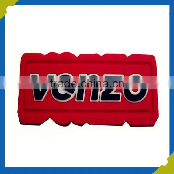 cheap custom label with raised logo