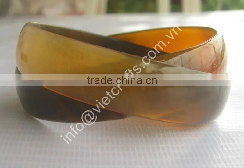 Buffalo horn bangle, couple design, honey horn color