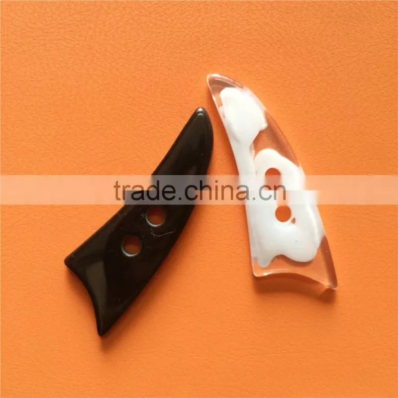 RESIN FLATBACK HORN BUTTON