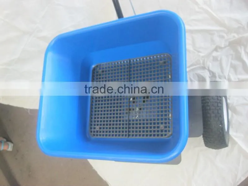 Manual walk-behind spreader for fertilizer sand salt Garden lawn fertilizer spreader