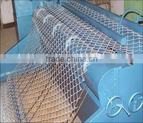 Cheap chain link fencing machine
