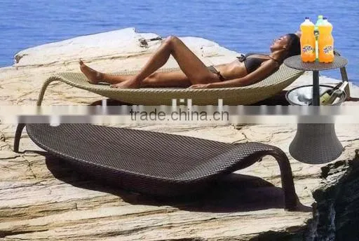 Innovative hotel swimming pool use rattan ice bucket for birtherday party