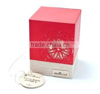 engraving flower of luxury gift box