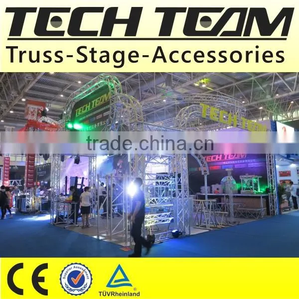 Successful Case Outdoor Event Acrylic Clear Wedding Stage With Crystal Pillars