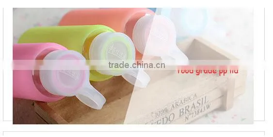 colorful high borosilicate glass water bottle with silicone sleeve and handle