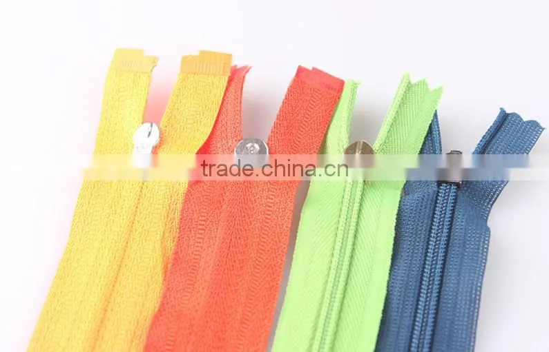 5# factory price made in china nylon zipper beautiful fashion wholesale ykk quality5# nylon zippers prices for home textile