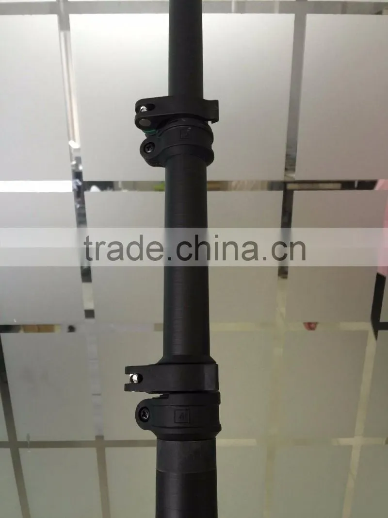 Window cleaning carbon fiber water fed pole with locking mechanism