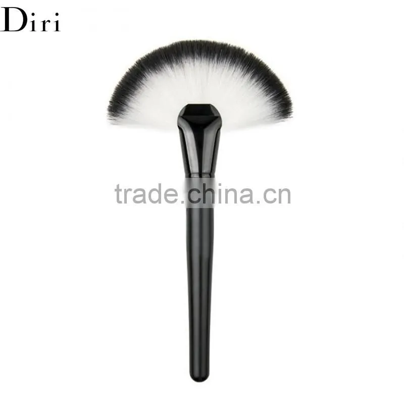New 1pc Soft Makeup Large Fan Brush Blush Powder Foundation Make Up Tool