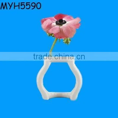 Creative design white ceramic flower vase