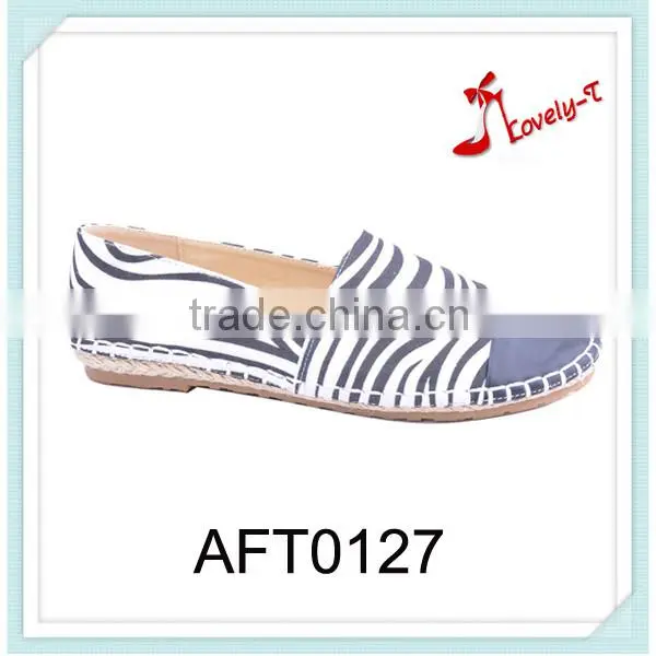 Hot selling latest design lady straw sole flat feet walking shoe with elastic band