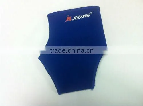 Neoprene wrap around knee support