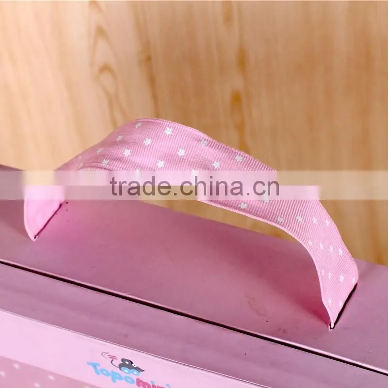 Luxury rigid cardboard packaging box for clothes with handle
