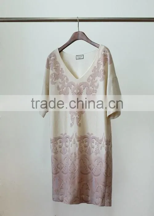 Lady half sleeves print woolen dress with V-shape neckline