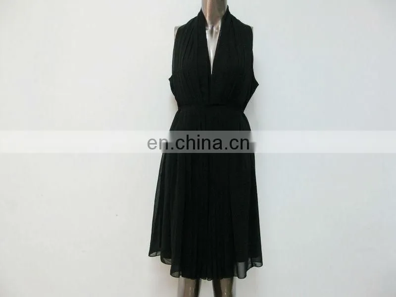 Pleated ladies sleeveless black chiffon open breast dress