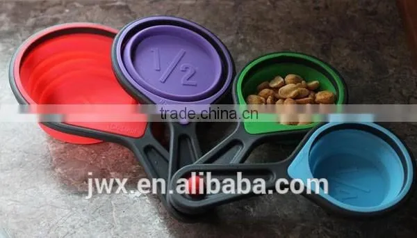 Food grade silicone 8-piece measuring cup in various colors
