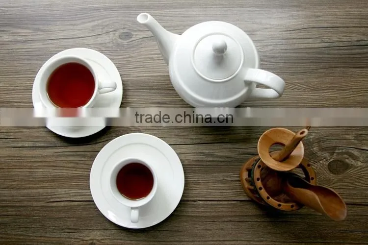 delicate white porcelain tea cup sets with handle