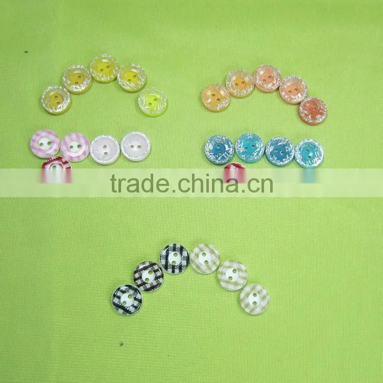 12years experience small white buttons engraving clothing buttons