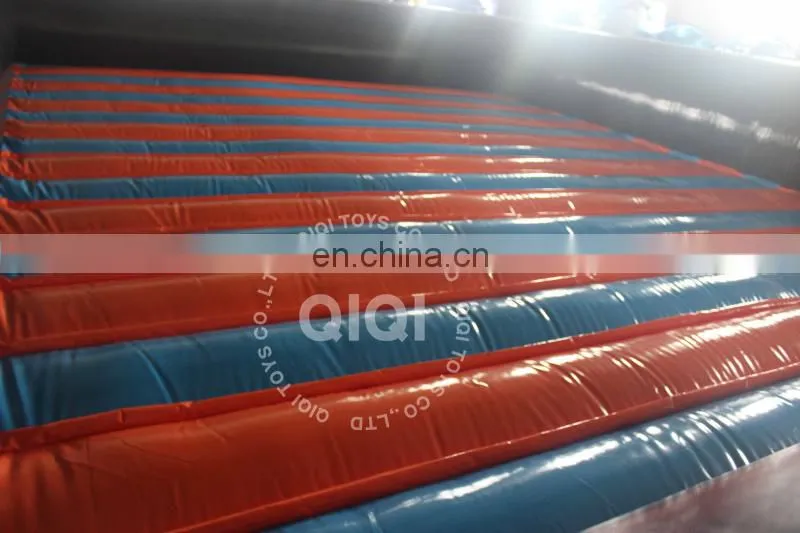 Inflatable balls bouncing mat for kids play