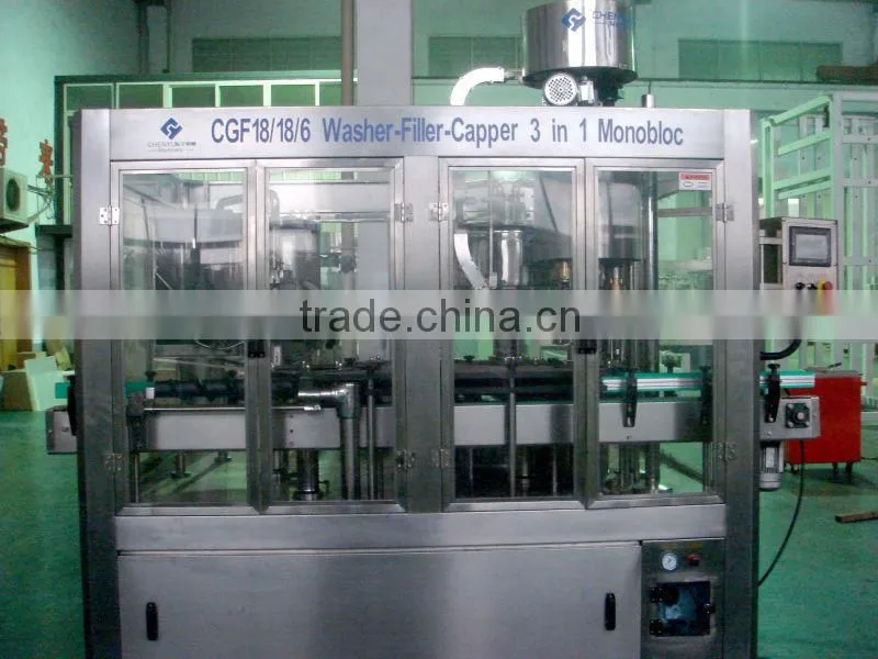 Crown cap sealing machine