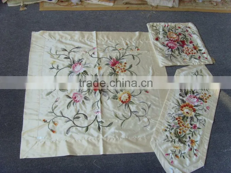 Muslim polyester embroidery dinging table cover set