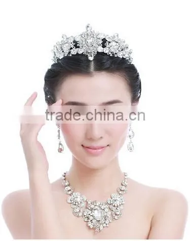 2014 New Design sew on rhinestones appliques and pearl trimming Handmade Welding with cristal strass for sash or wedding dress