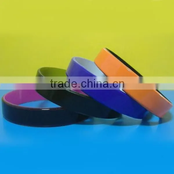 color coated silicone wristbands,painting silicone wristbands,dual color silicone bracelets