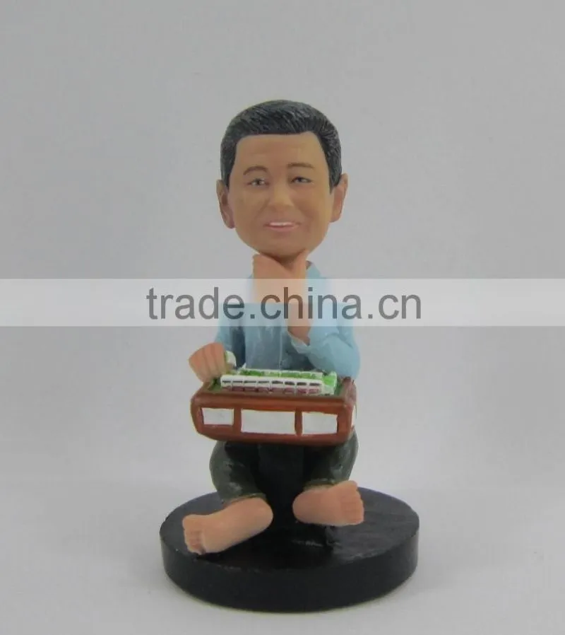 New Fashion Custom Made Resin play cards/Mahjong man Figurine