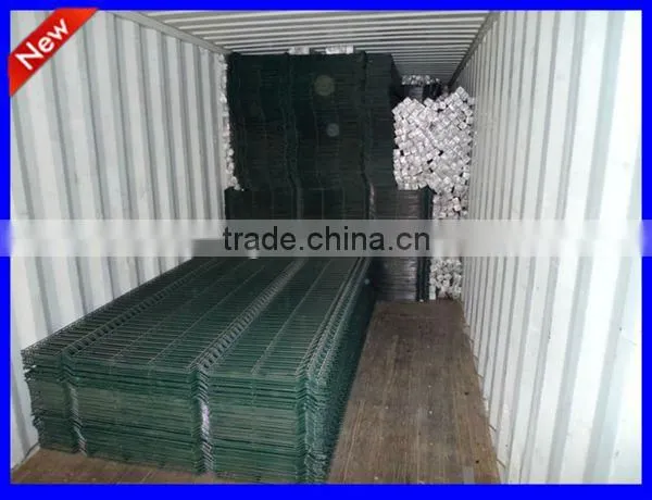 polyester coated/hot dip galvanized curvy welded fence for Public places and buildings for roads