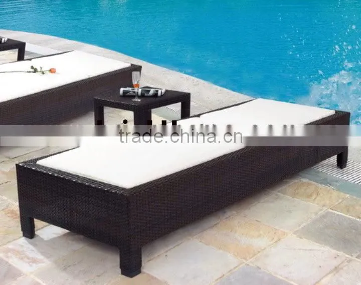 Cheap Classic Pool Chaise Lounge