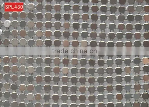Shimmering mesh metal fabric for screen