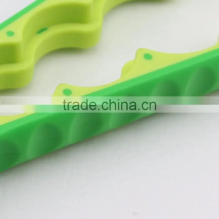 Eco-friendly Kitchen Cooking Tools Plastic Bottle Opener Wine Accessories
