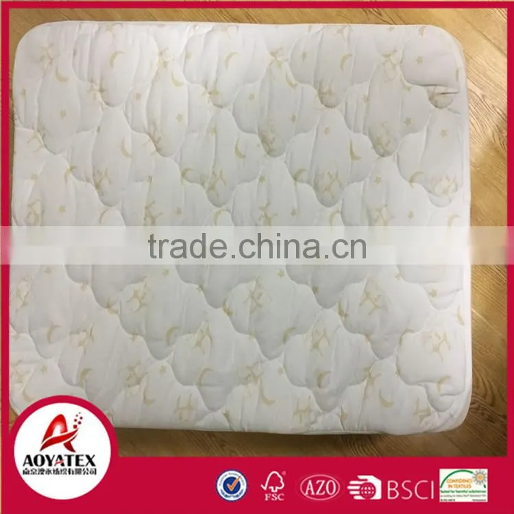 2017 new design waterproof mattress protector for home use