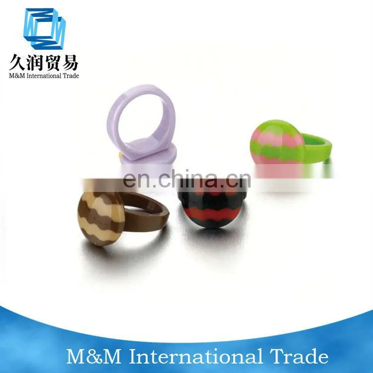 2016 Promotional Gift Plastic Rings For Kids