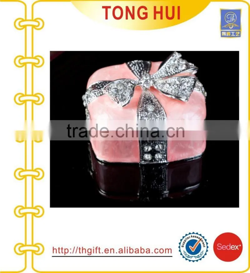 European high-grade gold-plated jewelry box painted