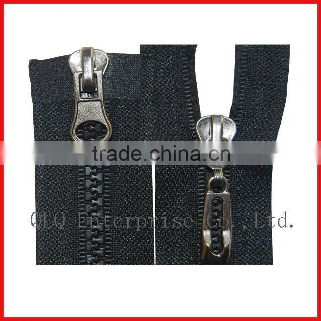 Two Ways Plastic Zip with Sliders