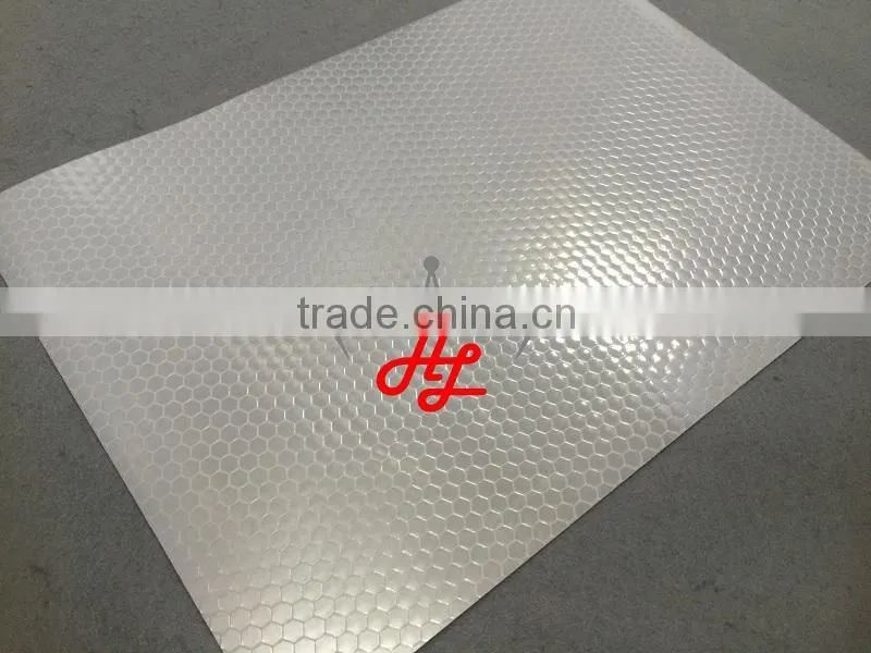 Self adhesive reflective vinyl