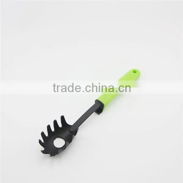 Fashionable nylon bonny kitchen utensils