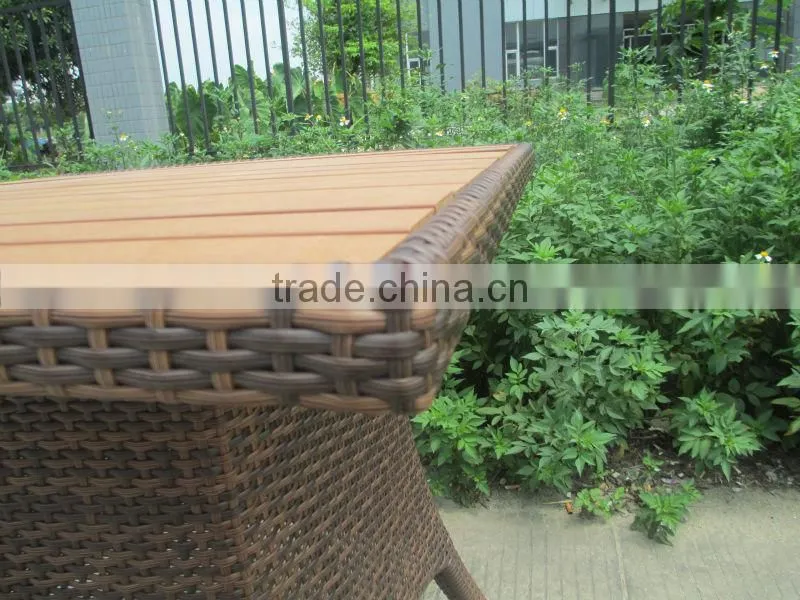 leisure synthetic rattan furniture outdoor patio wicker table with palstic wood
