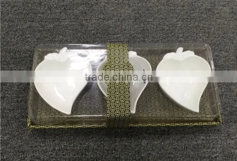Ceramic letter dish white porcelain heart shaped dish with color box / promotion