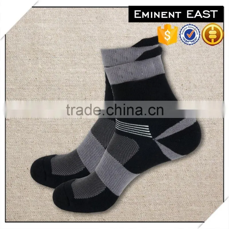 customized functional design coolmax semi-terry sport socks
