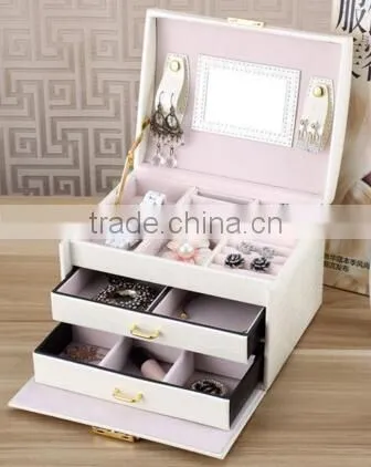 White Leather Jewelry Box,Cosmetic Jewelry Travel Case, Lock Jewelry Storage Case Organizer