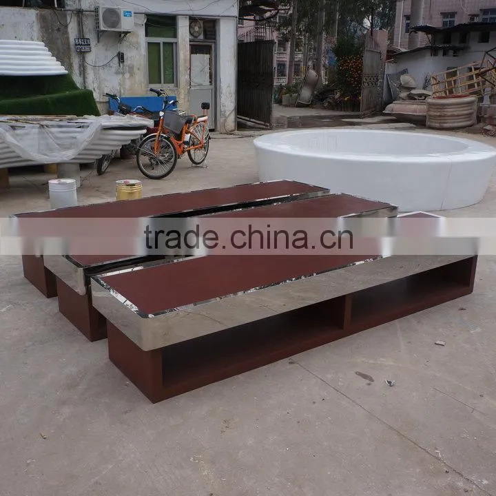 Giant square modern garden chair