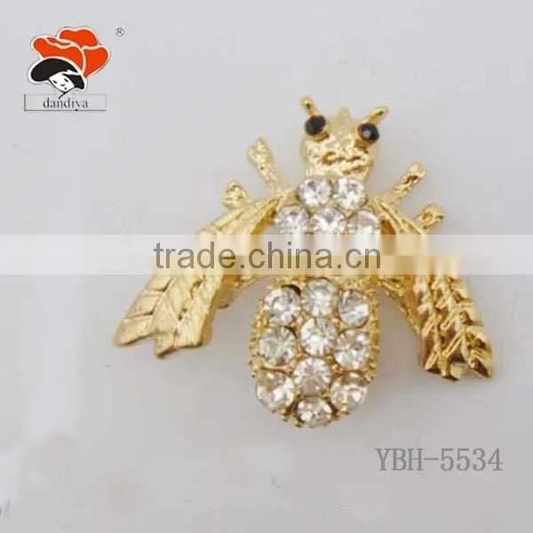 Best quality korean pin brooch bulk wholesale korean cheap decorative shield