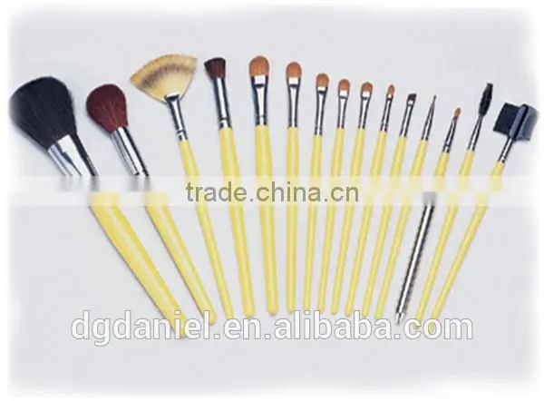 Cheapest 7 pcs natural cosmetic brush set / makeup brush set wooden brushes