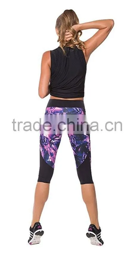 Custom Design Heat Transferred Printing Women Wearing Tight Leggings Joggers Pants Yoga Wear