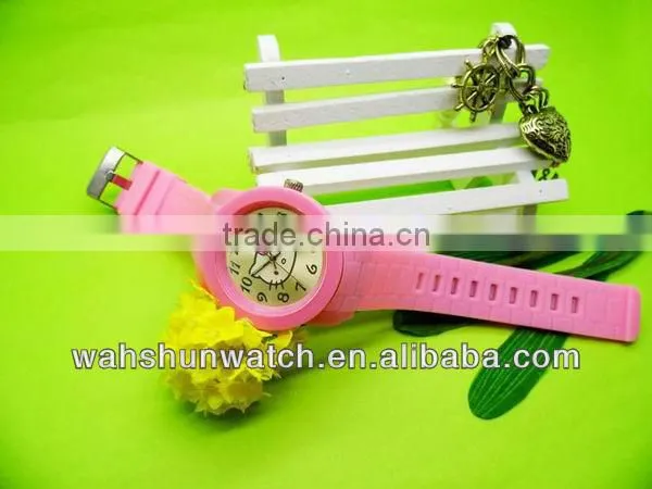 2013 new promotion wholesale fashion design cute cat kitty quartz silicon watch