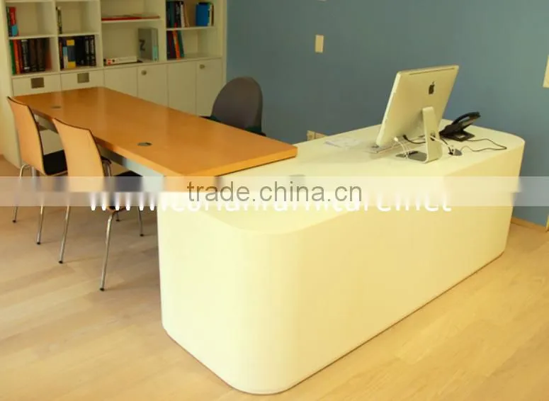 Custom sized curved shaped office workstation