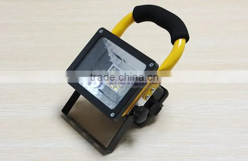 AC 90-240V 30W Die-casting Aluminum Rechargeable LED Flood Light Outdoor