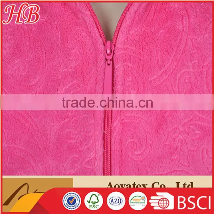 3D embossed coral fleece zip bathrobe