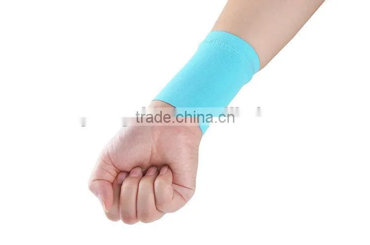 New Fashion Wrist Protector Gym Sport Support Fashion Wrist Brace
